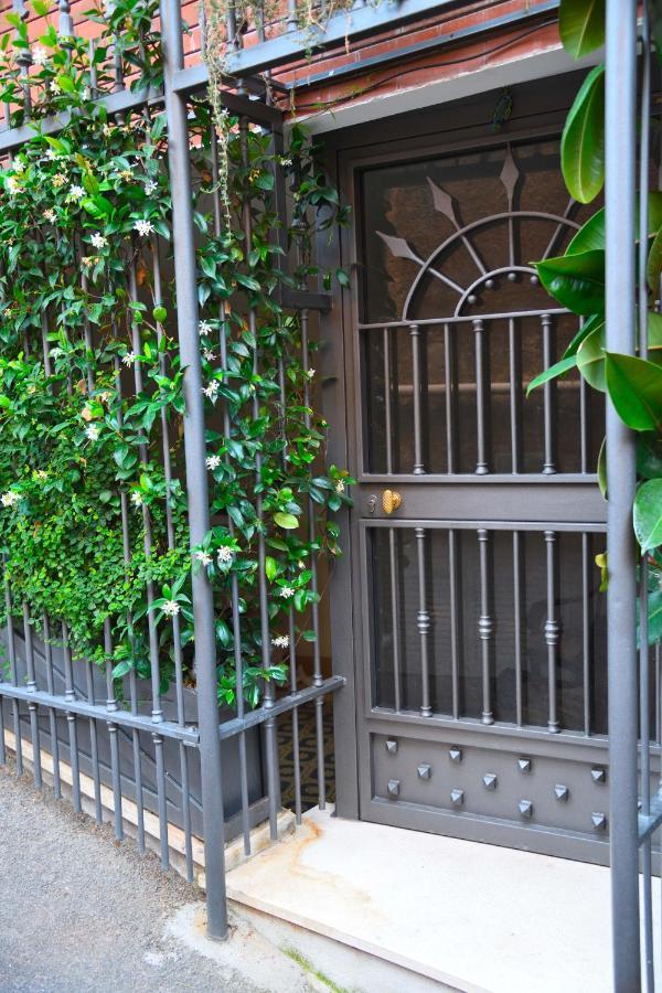 Отель Regal House Roma Capucci 6 Экстерьер фото