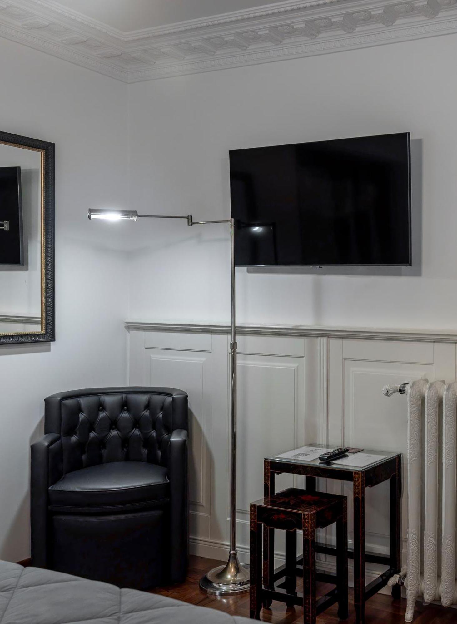 Отель Regal House Roma Capucci 6 Экстерьер фото