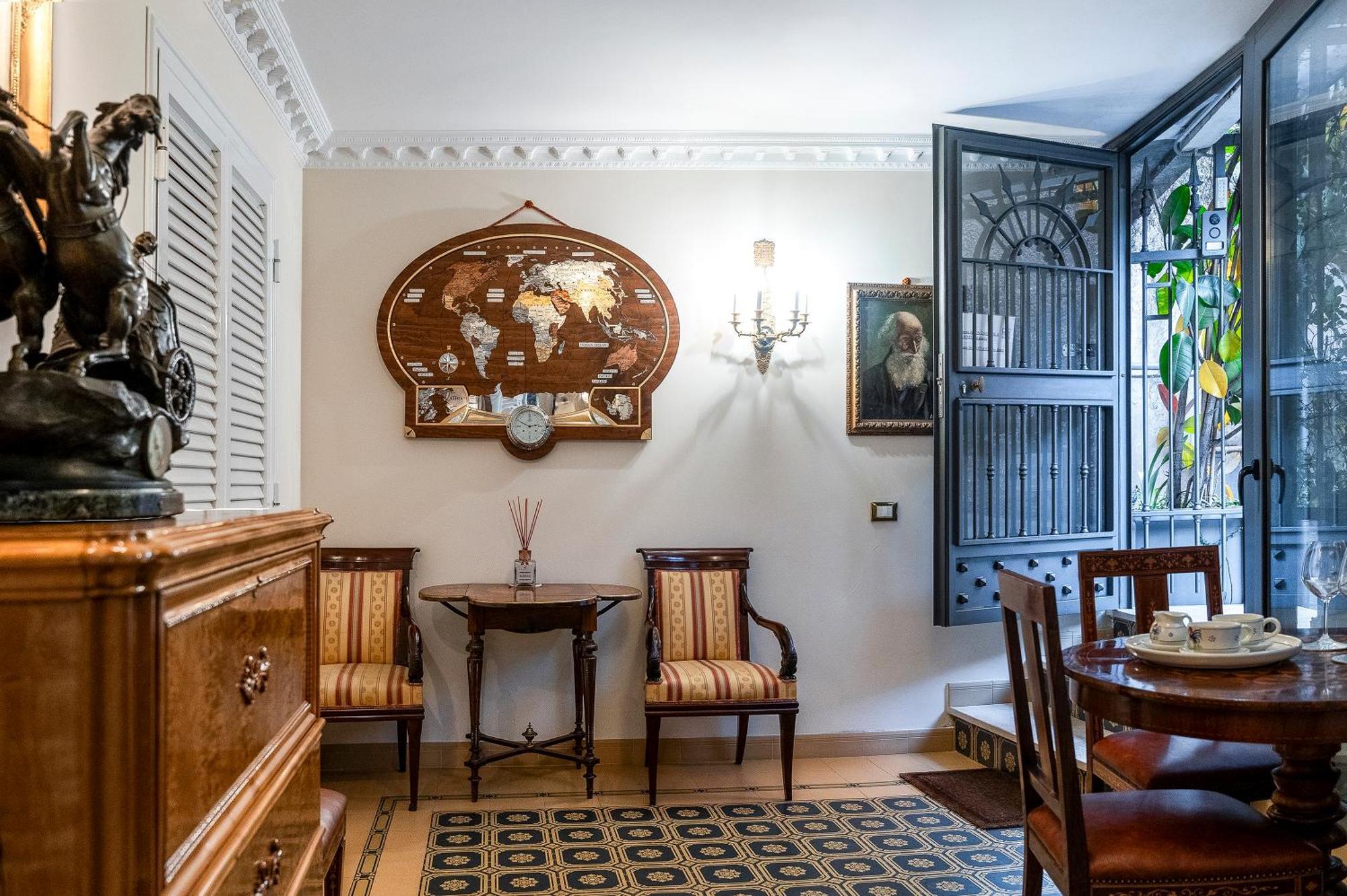 Отель Regal House Roma Capucci 6 Экстерьер фото