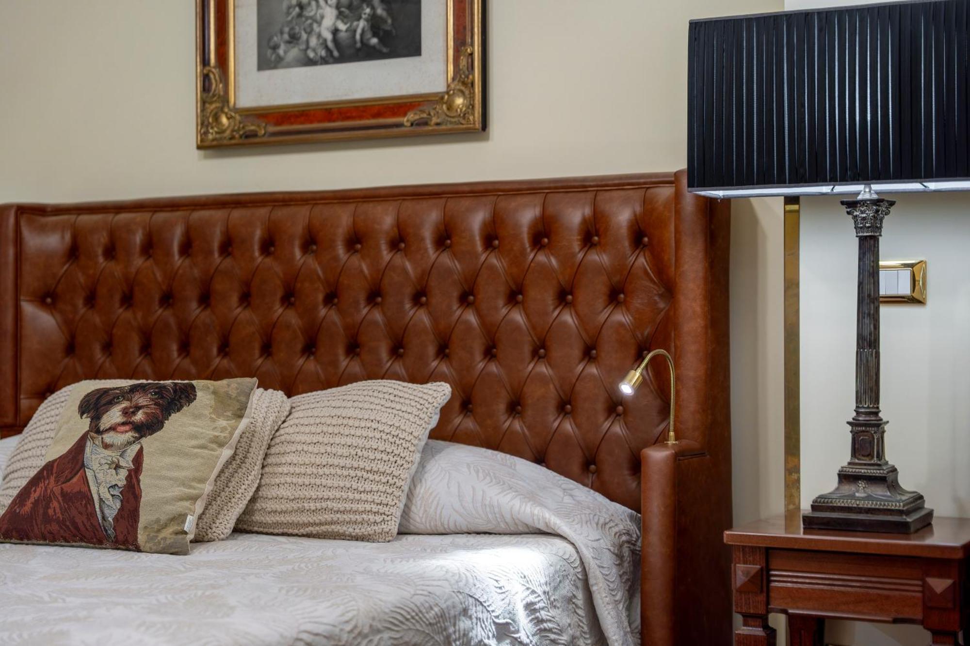 Отель Regal House Roma Capucci 6 Экстерьер фото